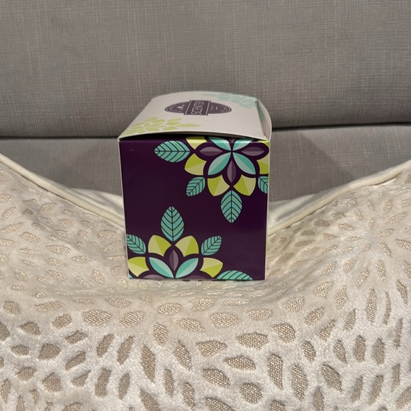 Scentsy Fragrance Flower Vanilla Bean Buttercream Brand New - Picture 4 of 8